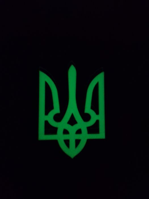 3д друк емблем зфлюресценцією