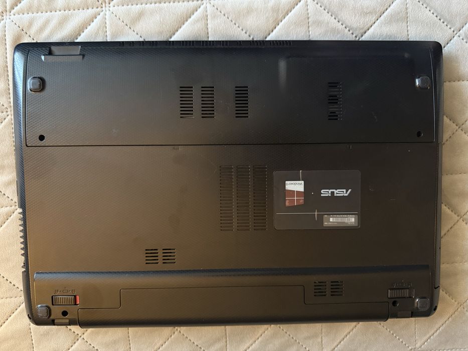 Ноутбук ASUS X55A, 8GB RAM, SSD 240GB