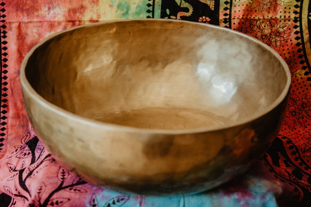 Taças tibetanas de vários tamanhos, feitios e formação