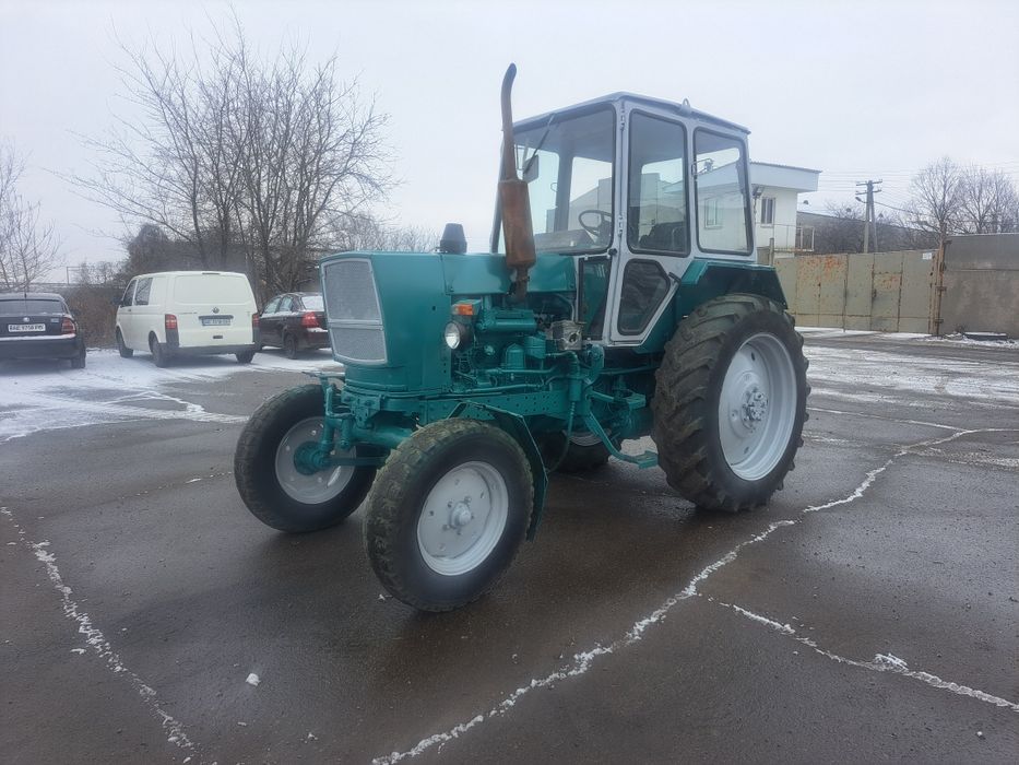 Трактор ЮМЗ-6 в полі не був