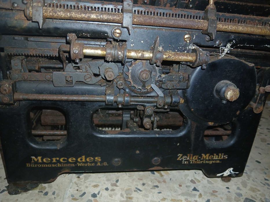 Antiga Maquina de escrever - Mercedes - Zella-Mehlis