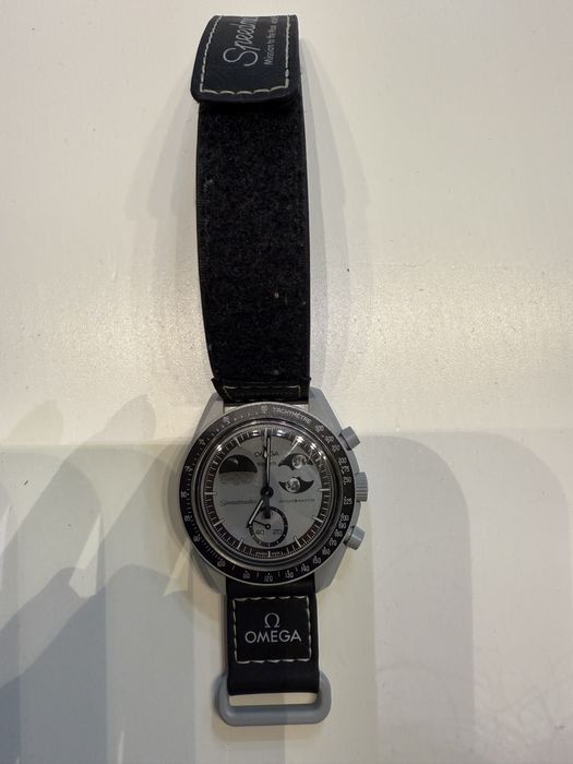 Omega & Swatch Swatch x Omega Moonswatch Mission to Earthphase