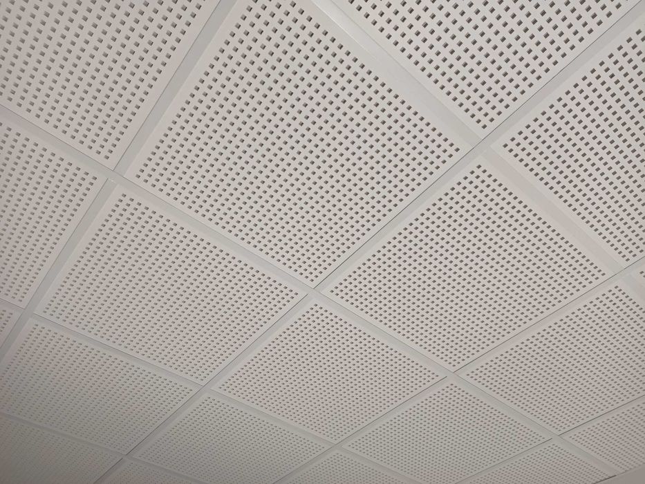 Sufit podwieszany kasetonowy perforowany