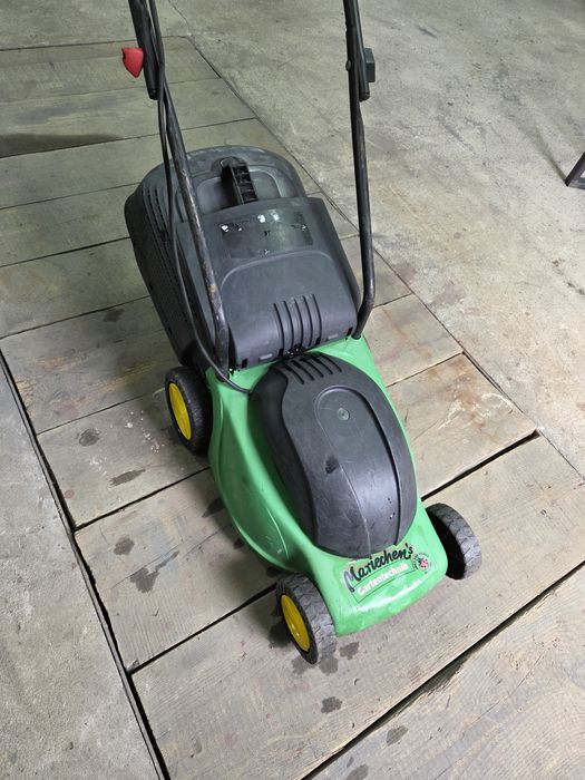 Електро газонокосилка