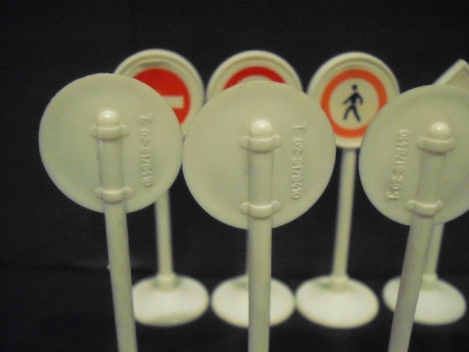 10 Sinais de trânsito antigos Portugueses anos 70 .