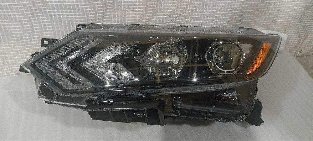 Фари Nissan Rogue Sport Qashqai j11