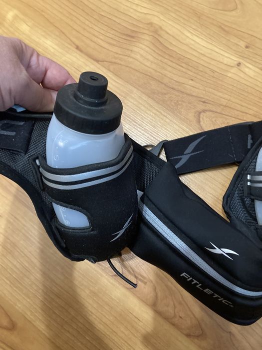 Сумка для бега Fitletic Ultimate i Running Belt черная + две бутылки.