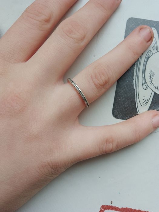 Продам серебряное кольцо