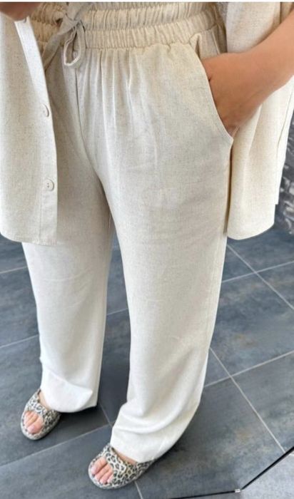 Жіночий стильний костюм з натурального льону