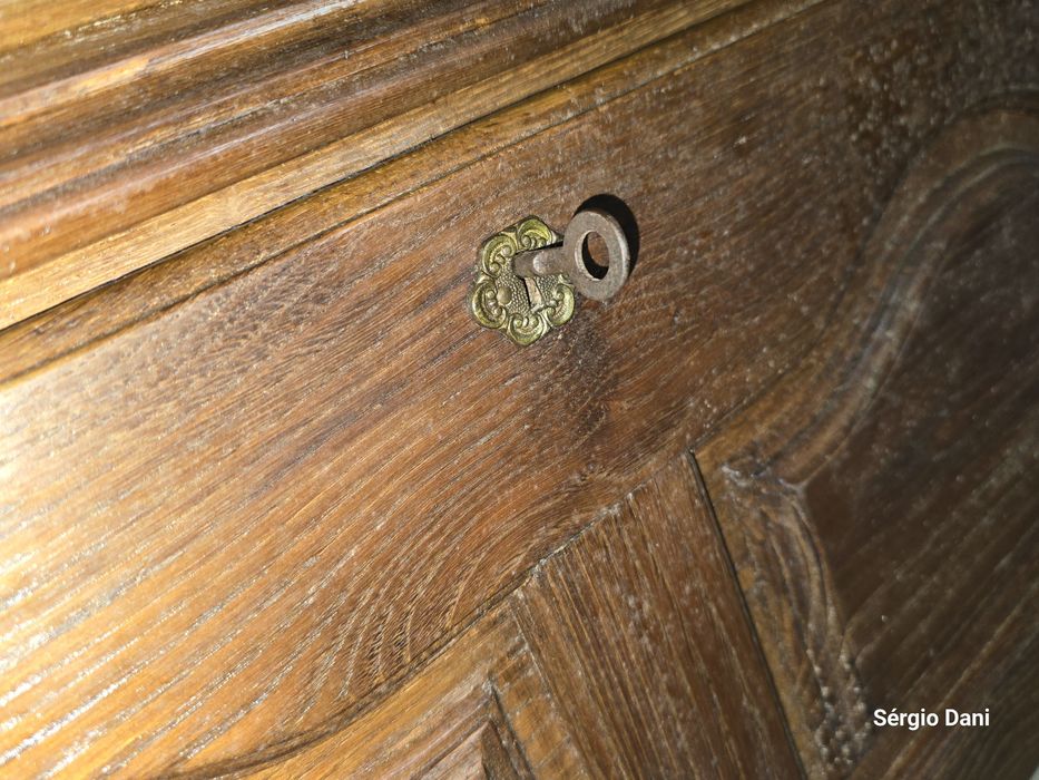 Móvel de madeira / Secretária para livros e para Estudo