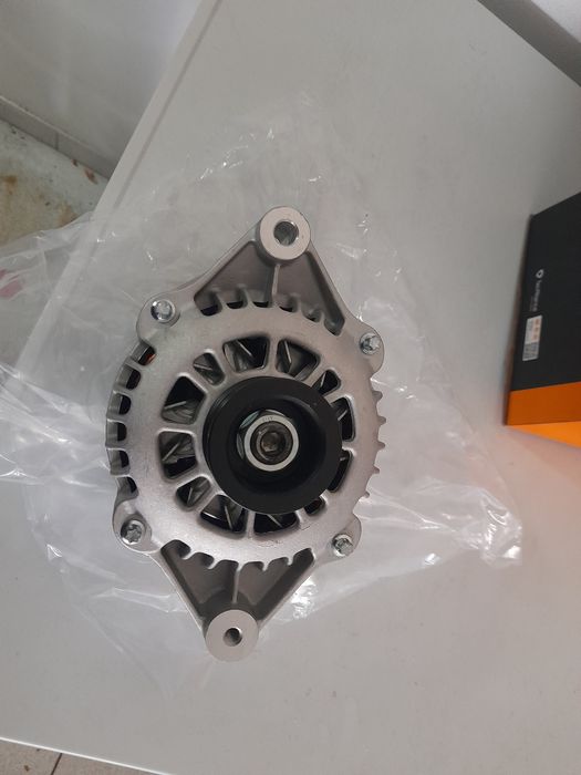 Alternador novo em caixa