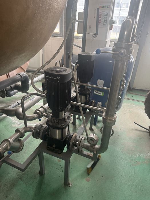 Продається реактор і ємкості з скловолокном