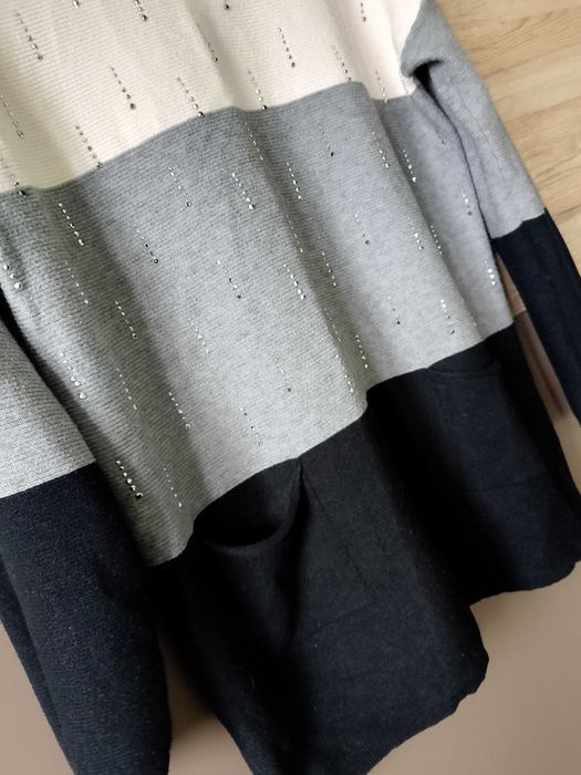 Sweter damski z cekinami trzy kolory rozm.3/4XL