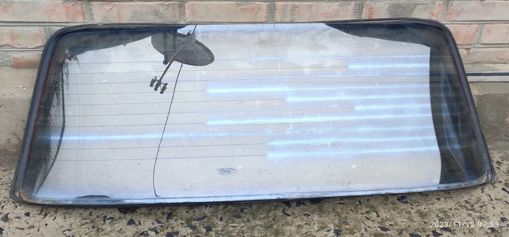 Заднє скло ВАЗ б/у