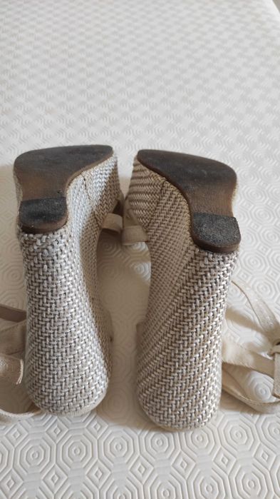 Lindas Sandálias Plataforma Bege - Tamanho 37 - Usadas 2x!