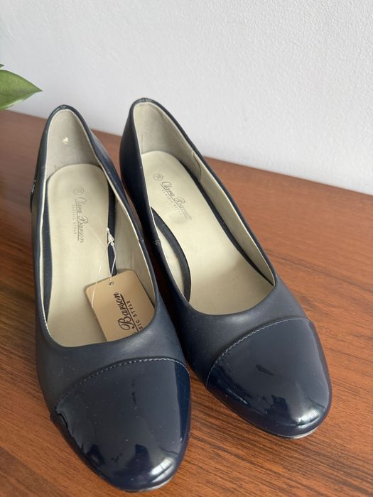 Nowe buty na obcasie, granat, roz 38
