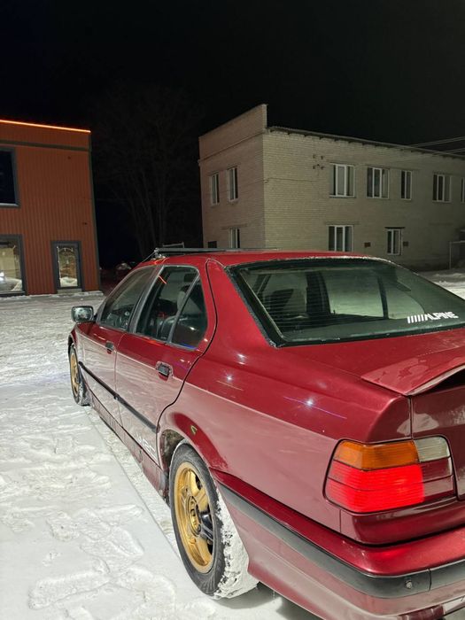 Продам терміново бмв е36
