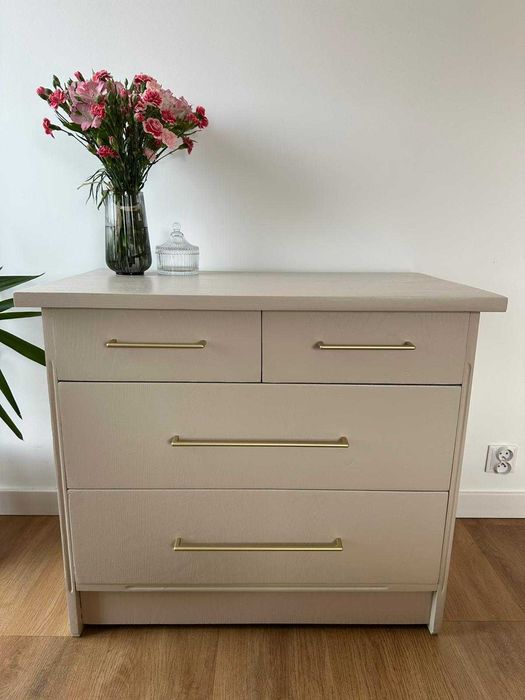 Kaszmirowa szafka / komoda