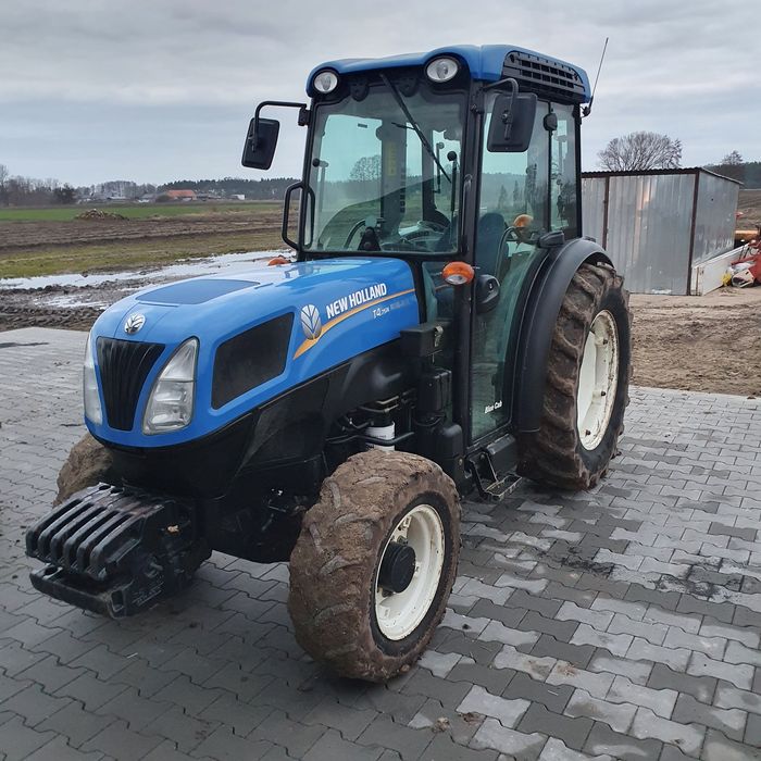 Ciagnik sadowniczy New Holland T4 75N