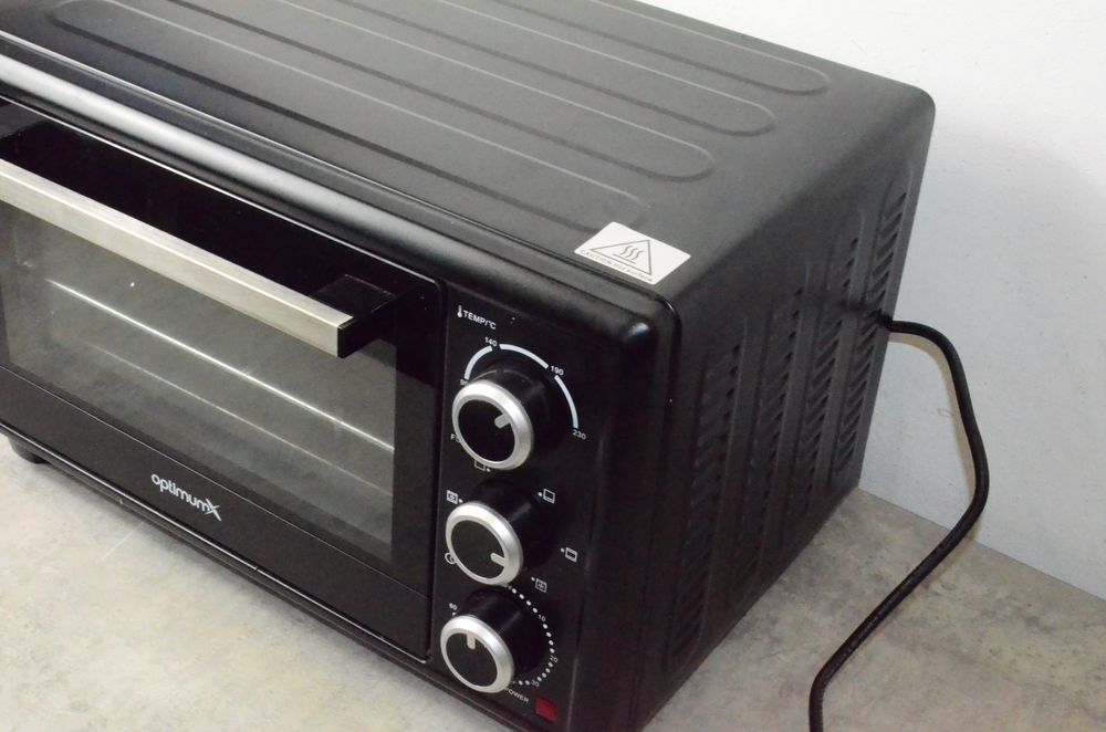 Mini piekarnik OptimumX OPT-20LT-BLACK 20L