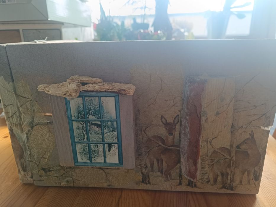 Domek lite drewno - wszystkie elementy ruchome. Rękodzieło z jarmarku.
