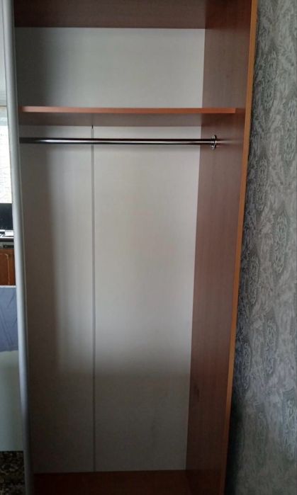 Шафа купе з дзеркалом