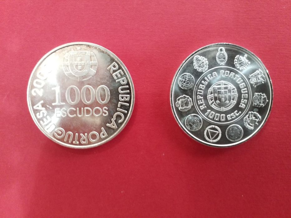 Moedas antigas em prata portuguesas.