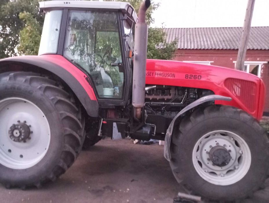 Massey Ferguson 8260