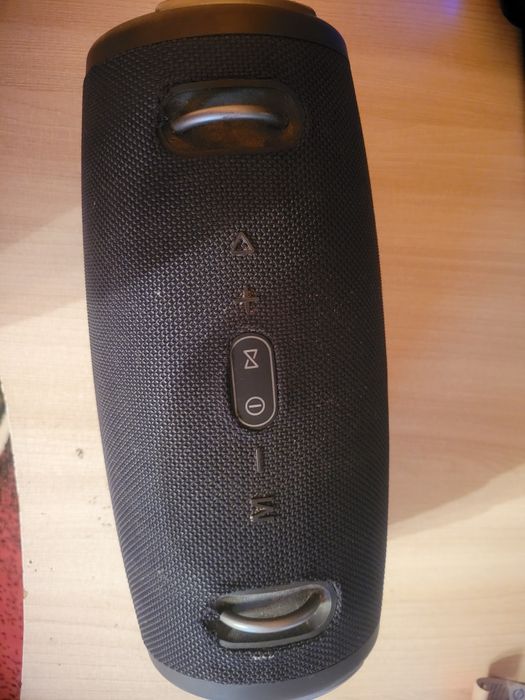 Продам колонки jbl bombokc