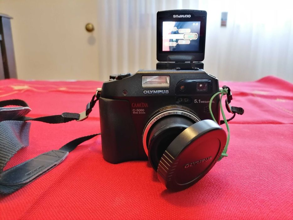 Máquina fotográfica Olympus camedia C-5060 wide zoom