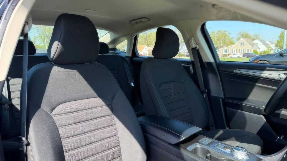 Ford Fusion Titanium Hybrid      2019