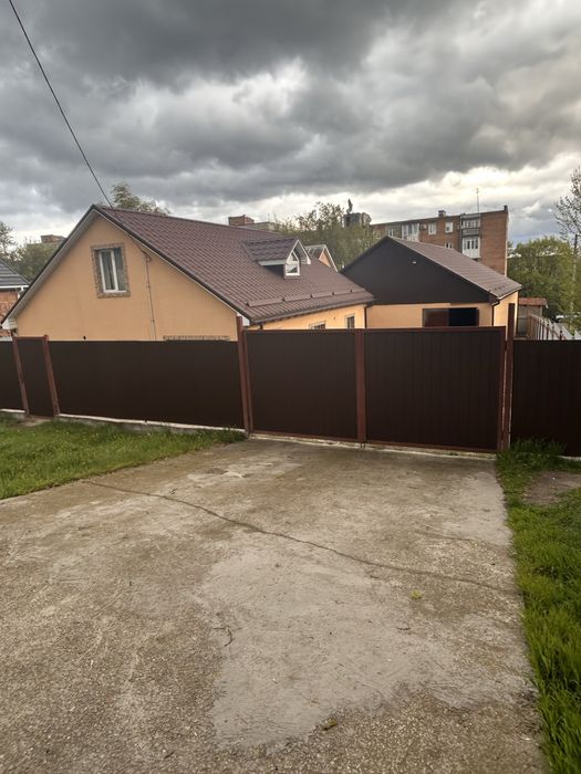 Продаж котеджу з готовим бізнесом
