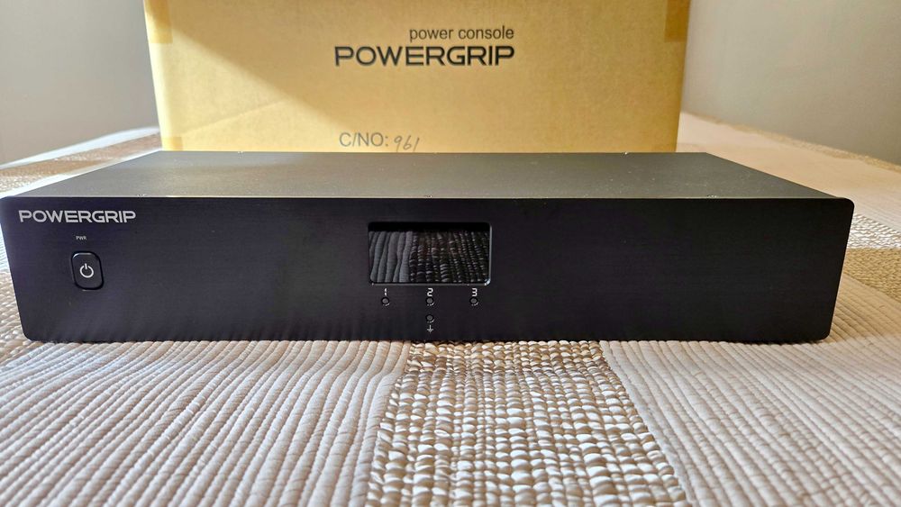 PowerGrip YG-2 Power Conditioner, Distributer and Filter, with HiFi Tuning Fuse