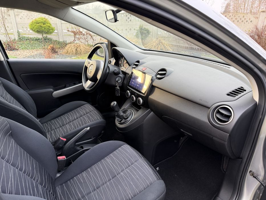 Mazda 2 lift Niski Przebieg Zadbana Nawigacja