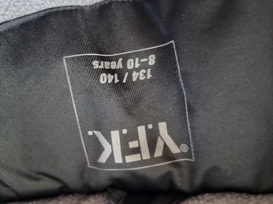 Kurtka zimowa narciarska 134/140 Y.F.K. Kik