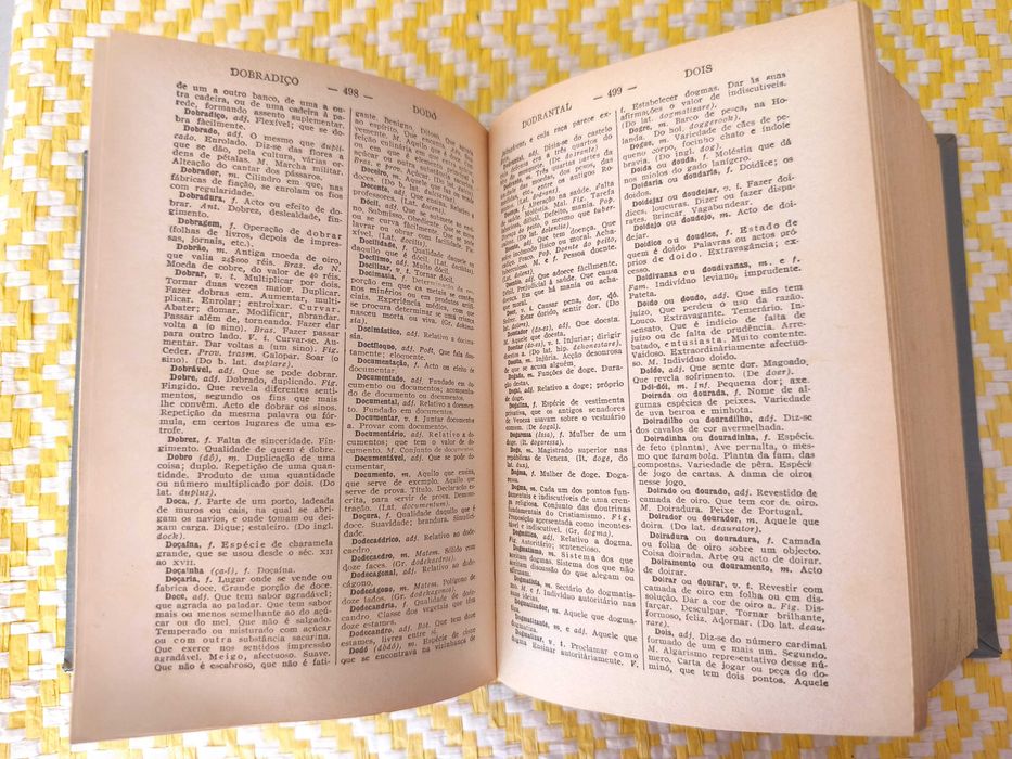 Pequeno Dicionário da Língua Portuguesa – 
Cândido de Figueiredo