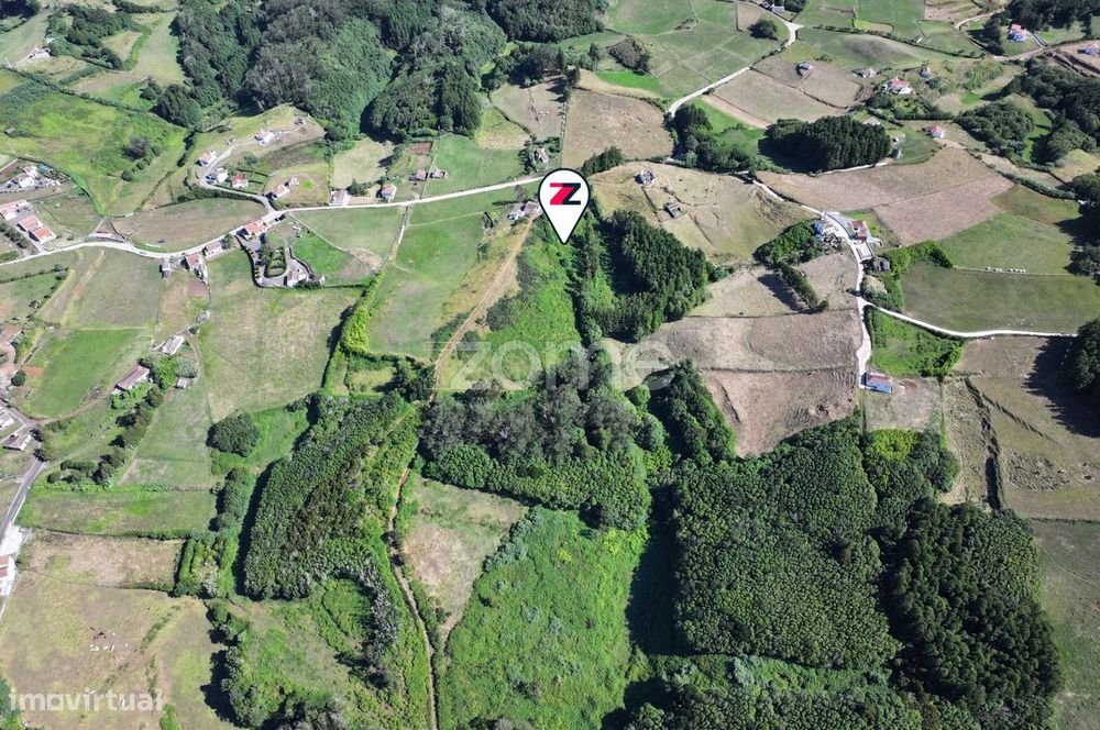 Moradia T2 com terreno rústico em Fonte Pereira, Santo Espírito