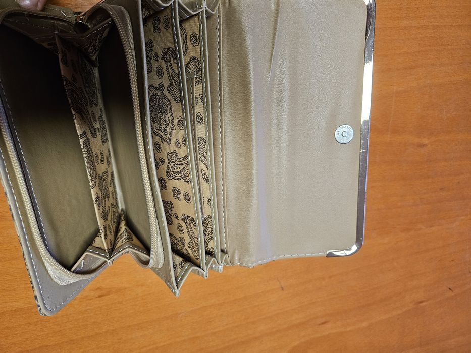 Porta moedas em cortiça em bom estado