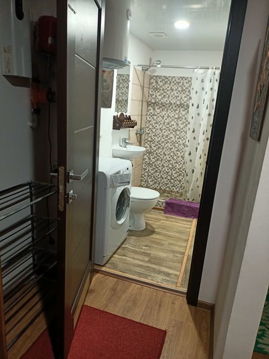 Продам часть дома.+дом 35 КВ.м.в одном дворе.