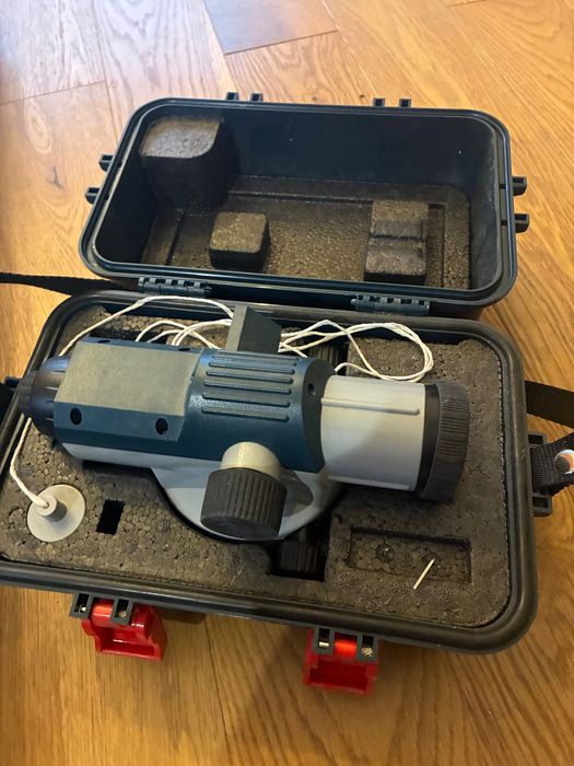 Niwelator optyczny Bosch Professional GOL