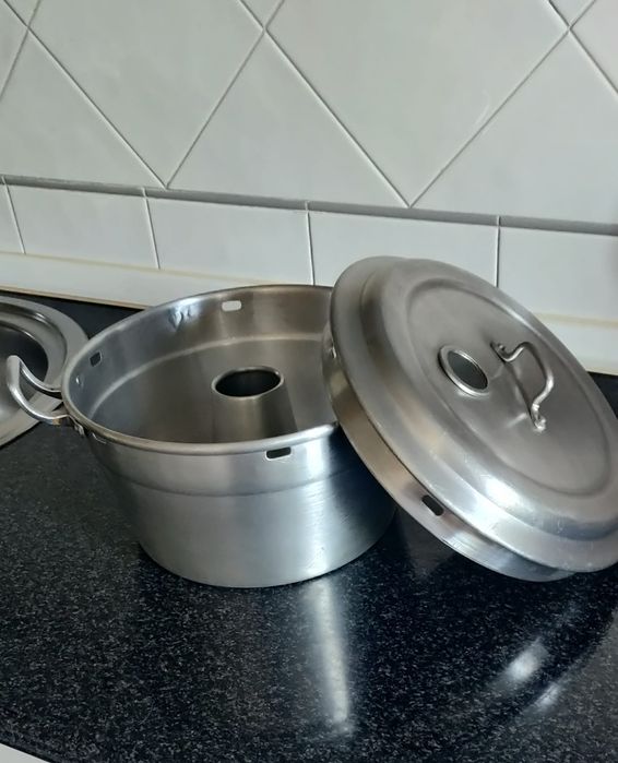 Forma para bolo com tampa