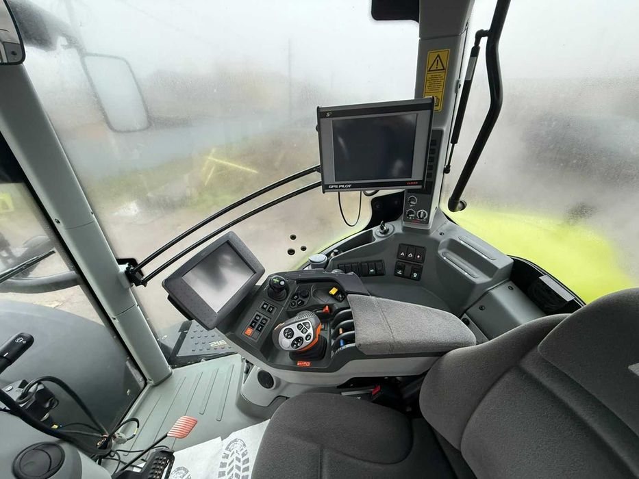 Трактор Claas Axion 810 2013