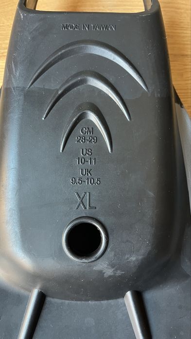 Pés de pato Sola Wetsuits Novos