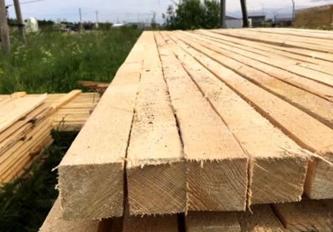 Пиломатеріали на каркас: дошка, брус, стійки