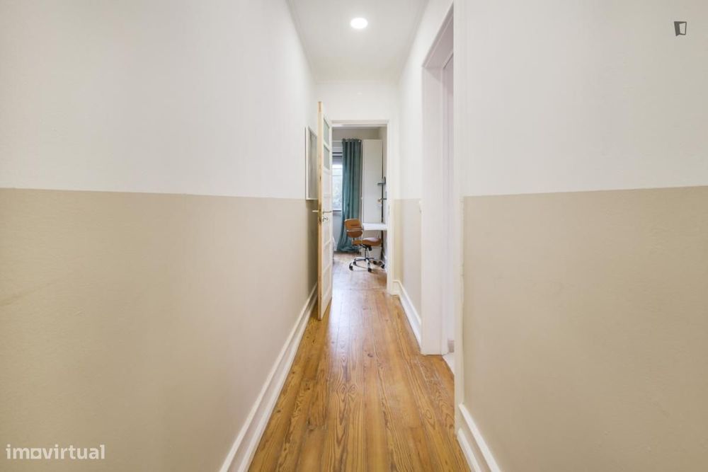 Quarto - localizado em Alameda Lisbon