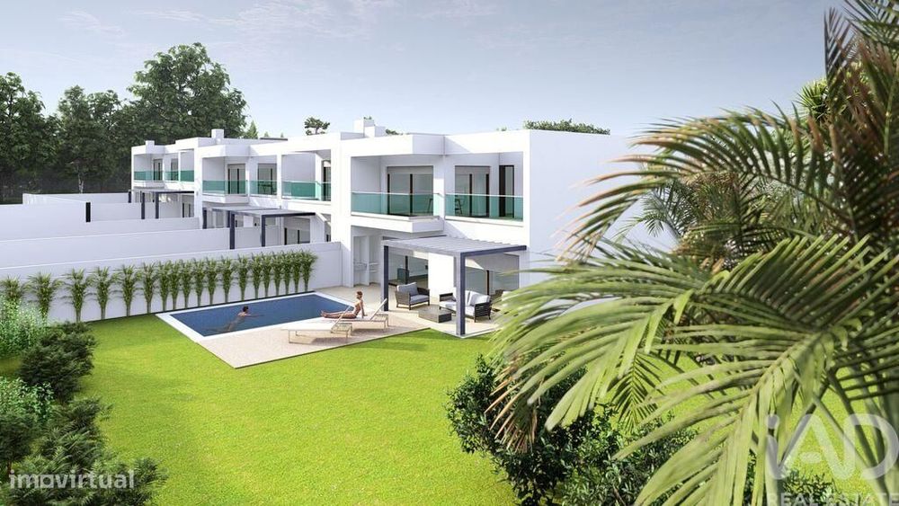 Casa T4 em Luz de 187,00 m2