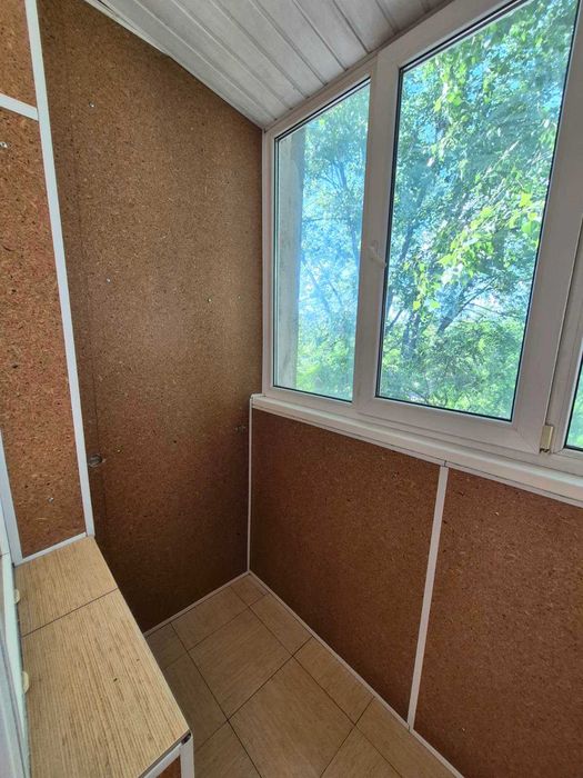 2-к сталинка в центре с АВТОНОМКОЙ • Кухня 14м² • 3 БАЛКОНА!
