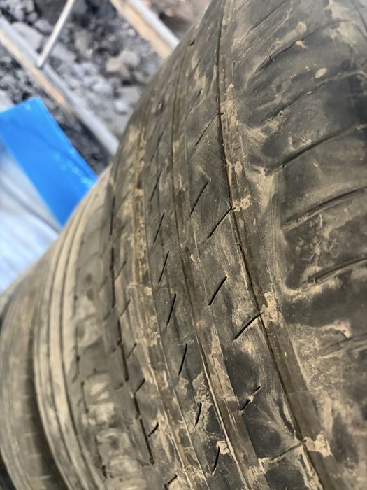 265/45 R21 Continental