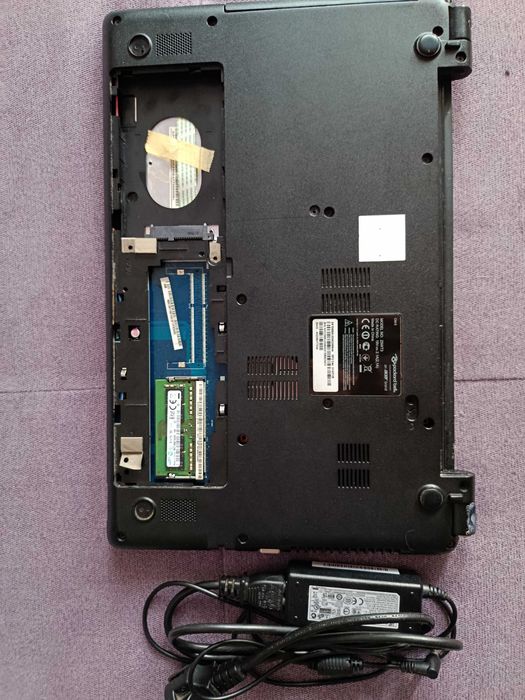 Продам ноутбук acer Packard bell z5wt3 на запчастини