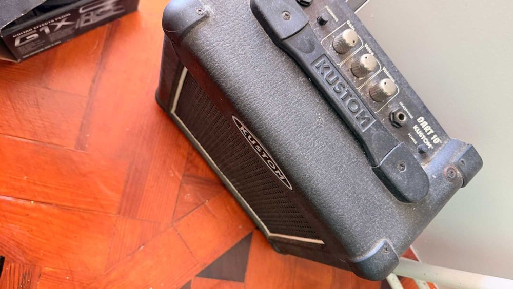 Guitarra Elétrica Rochester + Amplificador Kustom + Pedal | Kit Completo